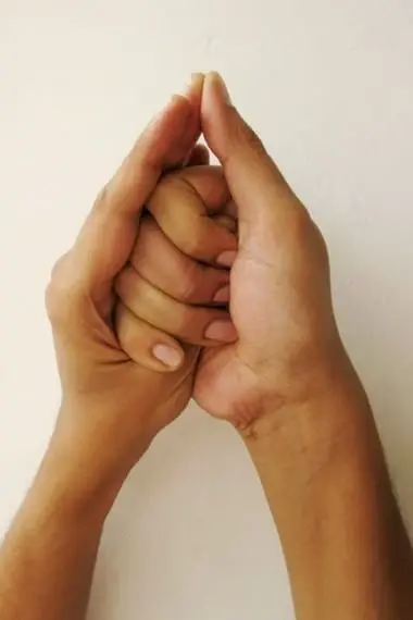 Mudras curativos para el dolor de corazón: Yoga con los dedos