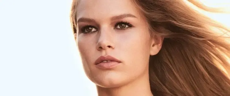 What is a bronzer for?