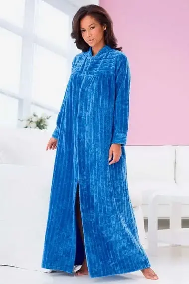 Vestaglie alla moda per donna: ci vestiamo magnificamente a casa