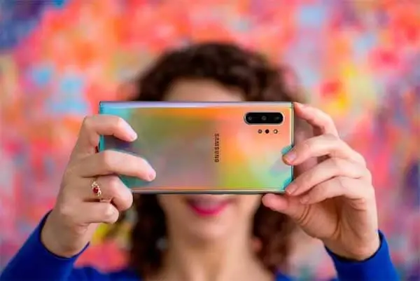 8 selfie tricks that will help you get a lot of likes