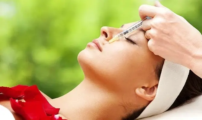 Quando posso iniziare a iniettare acido ialuronico? L’età ottimale per la cosmetologia da iniezione