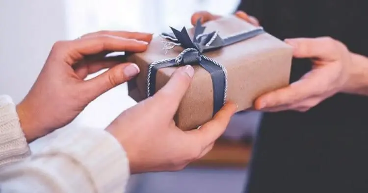 Jak wybrać perfumy na prezent? Podstawowe zasady
