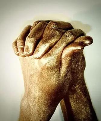 Guérir les mudras pour les douleurs cardiaques : le yoga des doigts