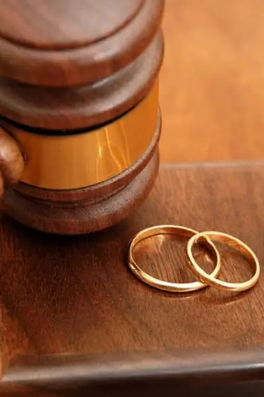 Come si redige un contratto di matrimonio: un esempio di documento e dove può essere redatto