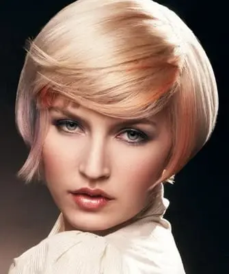 Tagli di capelli da donna modello corto con foto e video