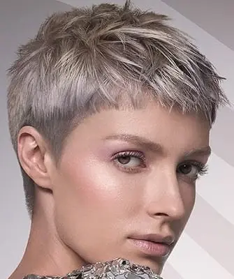 Tagli di capelli da donna modello corto con foto e video