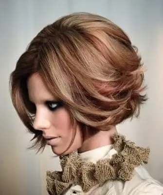 Tagli di capelli da donna modello corto con foto e video