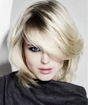 Tagli di capelli da donna modello corto con foto e video