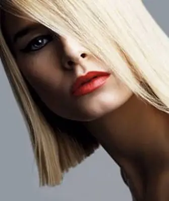 Tagli di capelli da donna modello corto con foto e video