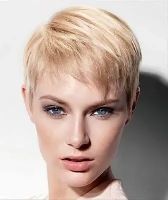 Coupe de cheveux en cascade pour cheveux courts: photos de coupes de cheveux courtes en cascade