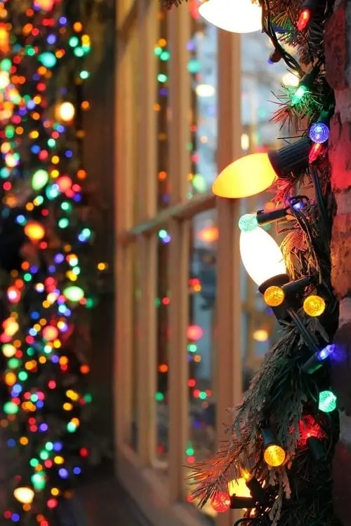 How to decorate a house for the New Year: tips and interesting ideas