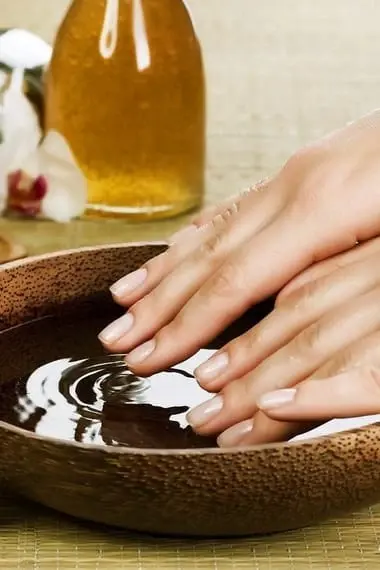 Masques et bains à l'huile d'olive pour les mains, les pieds et les ongles : recettes folkloriques