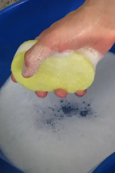 Nettoyer la salle de bain: comment laver les carreaux et les panneaux en plastique, comment éliminer une odeur désagréable