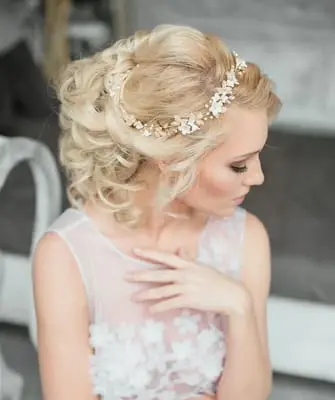 Hairstyles with a diadem for long, medium, short hair (step by step photos, video)