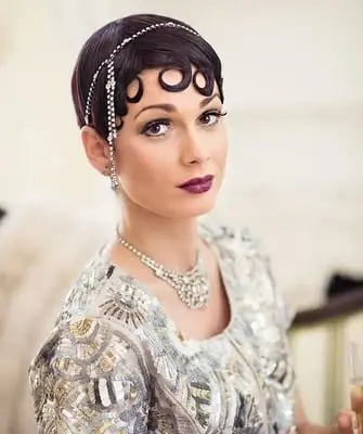 Hairstyles with a diadem for long, medium, short hair (step by step photos, video)