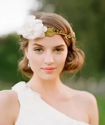 Hairstyles with a diadem for long, medium, short hair (step by step photos, video)