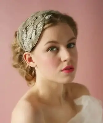 Hairstyles with a diadem for long, medium, short hair (step by step photos, video)