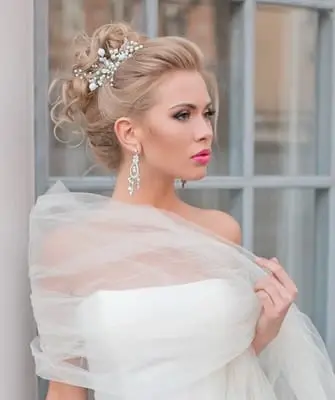 Hairstyles with a diadem for long, medium, short hair (step by step photos, video)