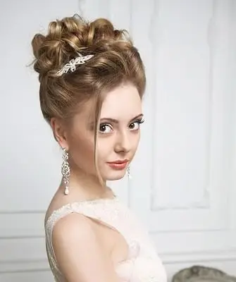 Hairstyles with a diadem for long, medium, short hair (step by step photos, video)