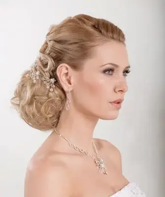 Hairstyles with a diadem for long, medium, short hair (step by step photos, video)