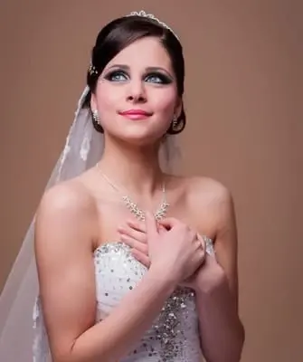 Hairstyles with a diadem for long, medium, short hair (step by step photos, video)
