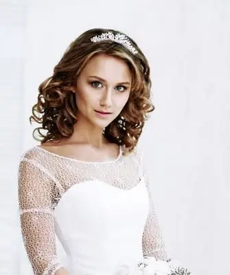 Hairstyles with a diadem for long, medium, short hair (step by step photos, video)