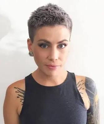 Peinados de mujer con sienes afeitadas: opciones de moda (con video)