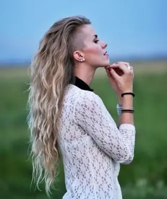 Peinados de mujer con sienes afeitadas: opciones de moda (con video)