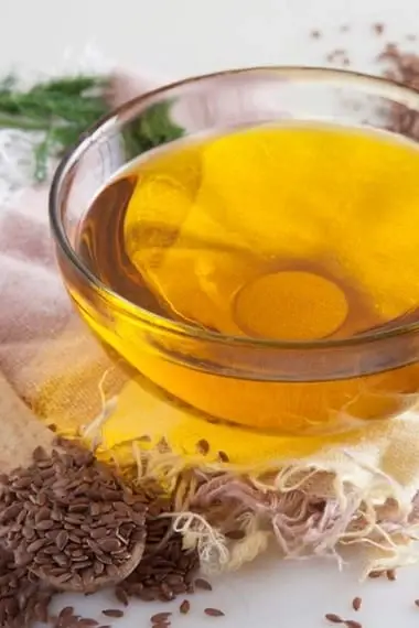 Recipes with linseed oil for the body, arms, legs and nails