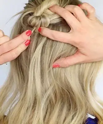 Coiffures disco pour filles pour cheveux longs, moyens et courts