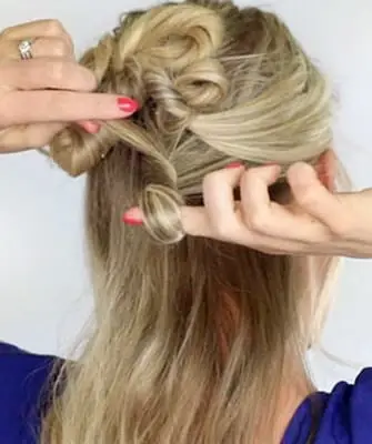 Coiffures disco pour filles pour cheveux longs, moyens et courts