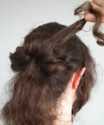 Coiffures disco pour filles pour cheveux longs, moyens et courts