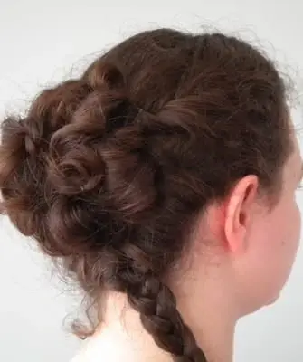 Coiffures disco pour filles pour cheveux longs, moyens et courts