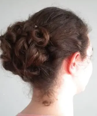 Coiffures disco pour filles pour cheveux longs, moyens et courts