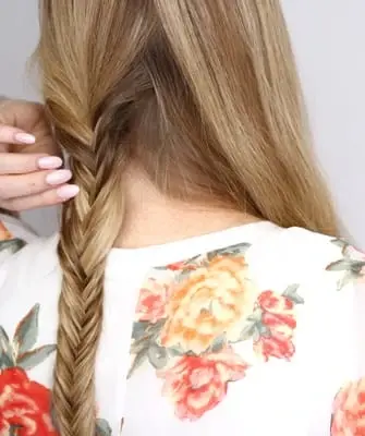 Coiffures disco pour filles pour cheveux longs, moyens et courts