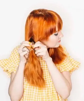 Coiffures disco pour filles pour cheveux longs, moyens et courts