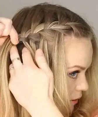 Coiffures disco pour filles pour cheveux longs, moyens et courts