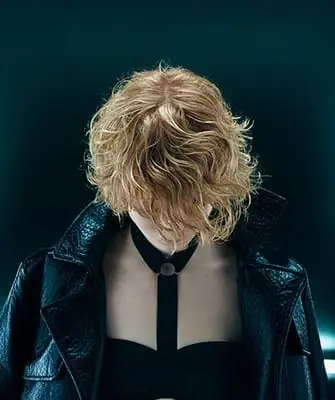 Cursore asimmetrico per capelli corti, medi, lunghi (con foto e video)