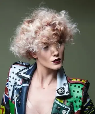 Cursore asimmetrico per capelli corti, medi, lunghi (con foto e video)
