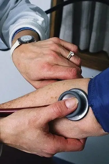 Ihmisen sairauden merkit: kuinka tunnistaa sairaudet ensimmäisten ulkoisten merkkien, taudin kliinisten oireiden perusteella