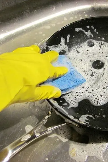 Washing dishes: how to wash aluminum, stainless steel, glass, plastic and ceramic dishes at home